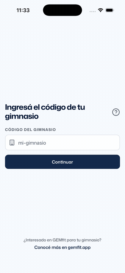 Animación del ingreso a la app: se escribe el código del gimnasio, aparece la tarjeta Bienvenido a Gimnasio Central, se completa el usuario y la contraseña en la pantalla de ingreso y se llega a Mi rutina