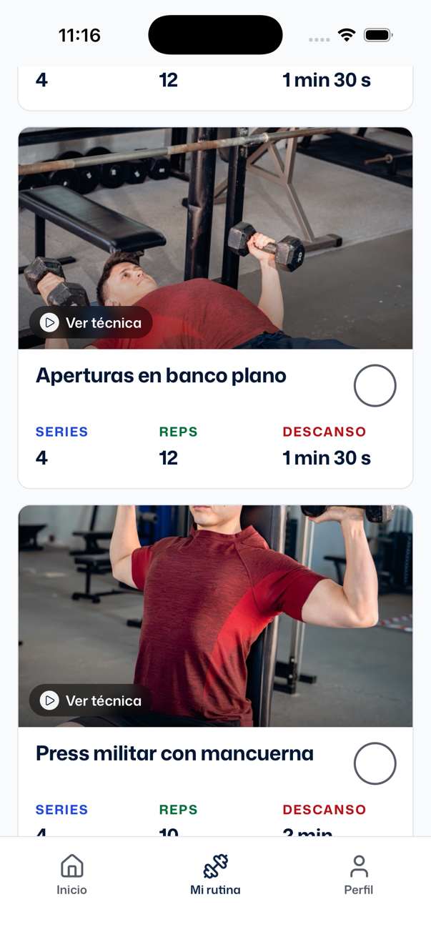 Tarjetas de ejercicios en Mi rutina: Aperturas en banco plano con la foto, Ver técnica, el círculo para completar y las columnas SERIES 4, REPS 12, DESCANSO 1 min 30 s; debajo Press militar con mancuerna
