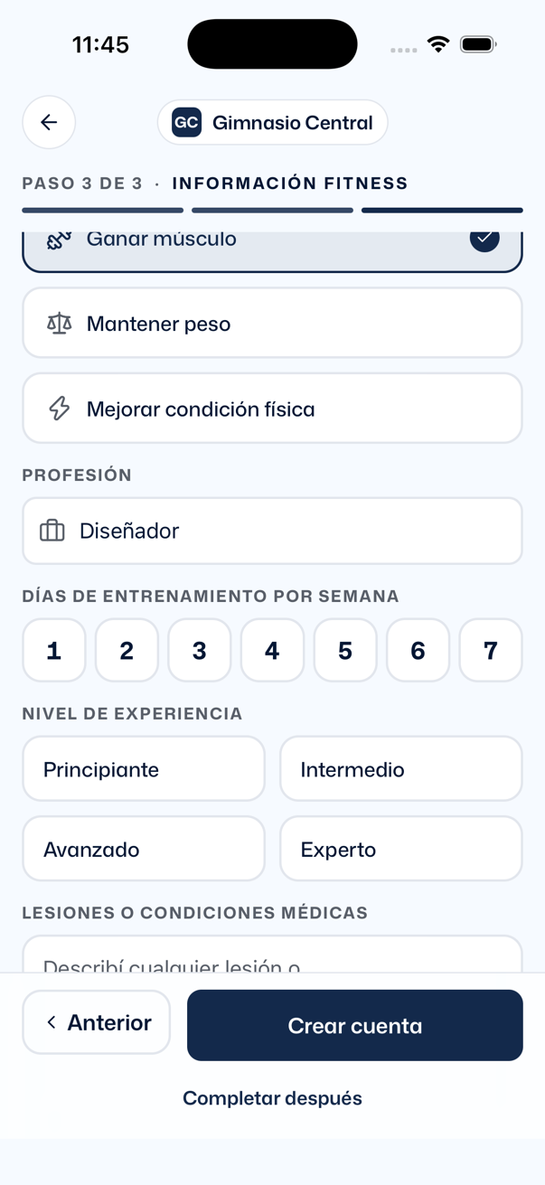 Paso 3 más abajo: objetivo Ganar músculo marcado, Profesión Diseñador, Días de entrenamiento por semana del 1 al 7, Nivel de experiencia con Principiante, Intermedio, Avanzado y Experto, y el campo Lesiones o condiciones médicas